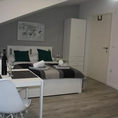 Petra Apartment